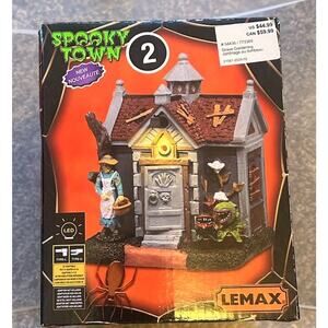 NEW Lemax Spooky Town Halloween Village Grave Gardening 54436